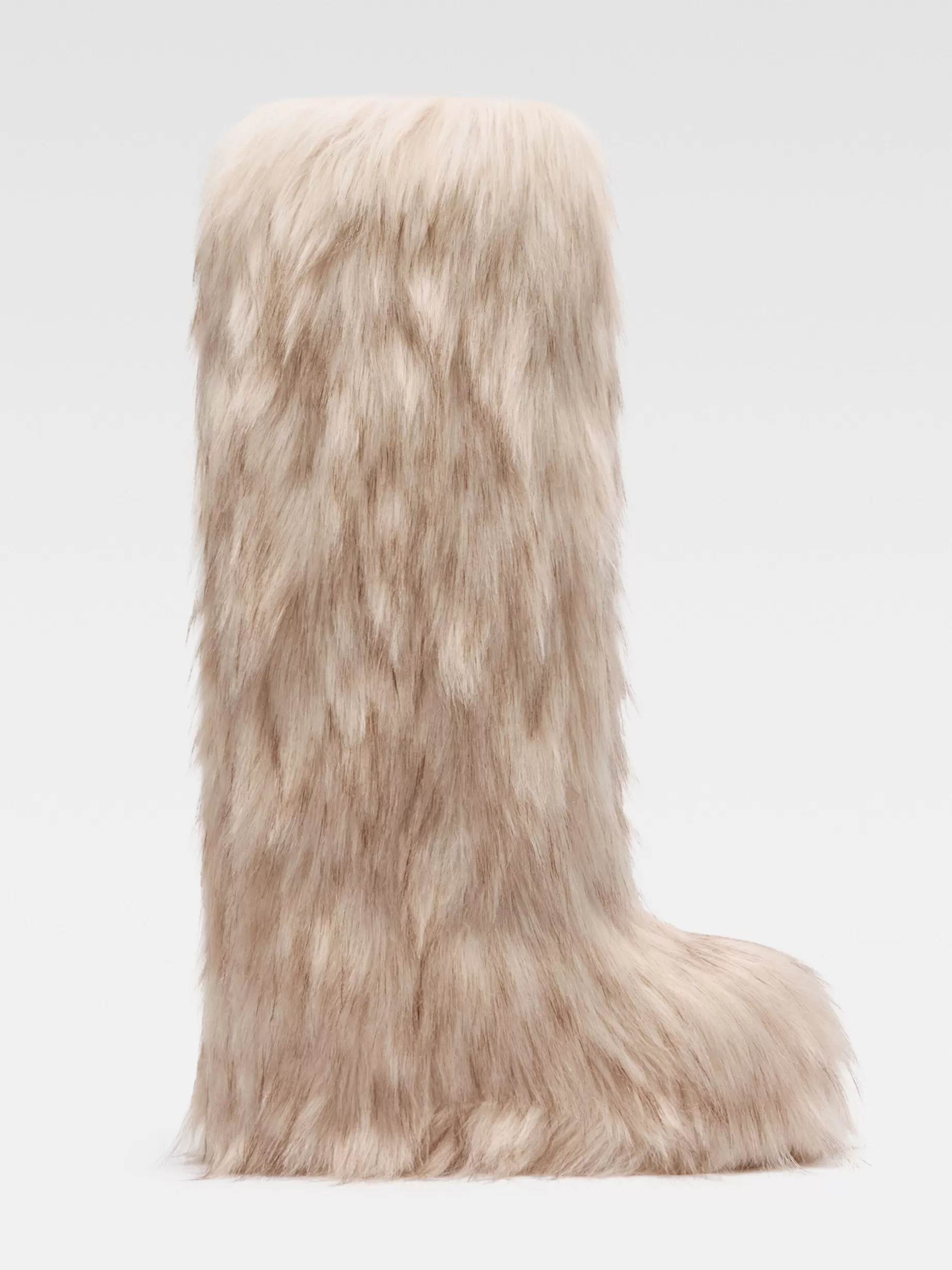 Shop Jacquemus De Moon Boot Yeti Off-White