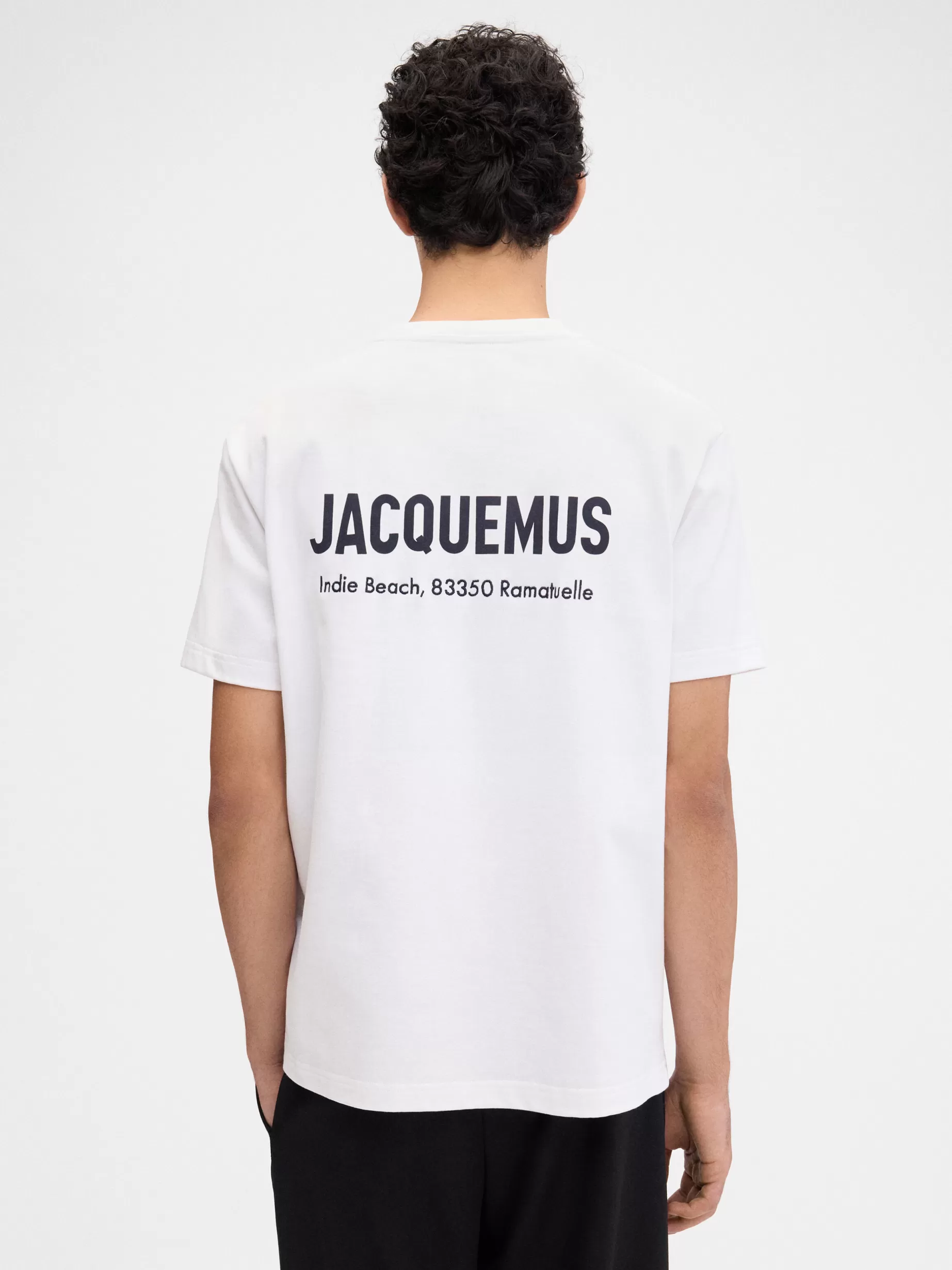 Discount Jacquemus Het Saint Tropez Indie Beach T-shirt met adres SaintTropezIndie